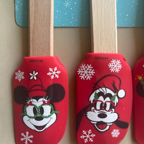 Disney NWT Four Piece Christmas Spatula Set - Picture 5 of 8